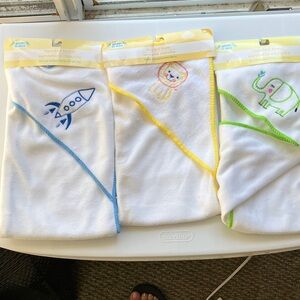 Kids Hooded Towel Set - Blue, Yellow, Green